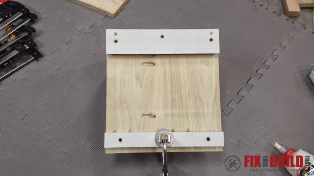 French Cleat Paper towel rack. ( Tool Storage Wall French Cleat DIY) 