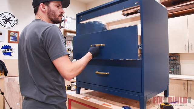 building bathroom vanity