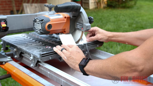 cutting tile with tile saw