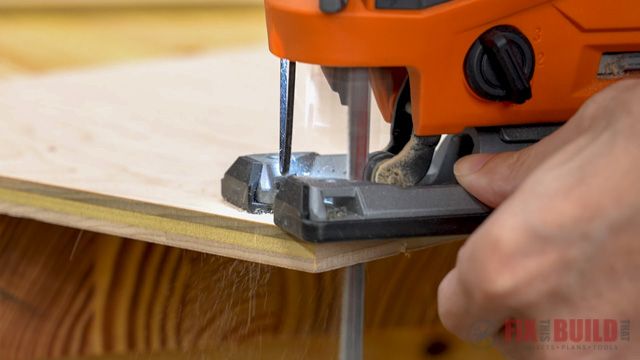 using jigsaw to cut plywood