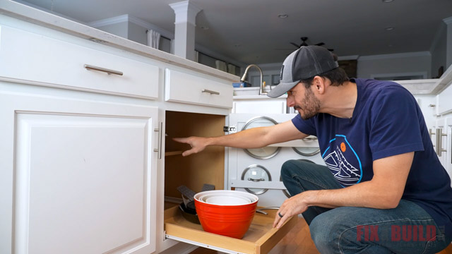 lower cabinet with pullout tray